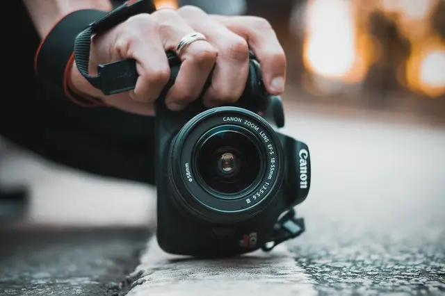 Top 10 best camera for outdoor photography and Youtube vlogging 19 best camera for outdoor photography