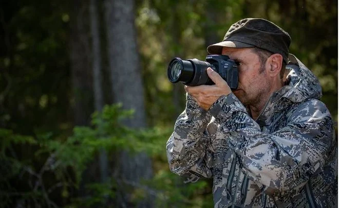 Canon EOS 90D and Action Camera Flashlight Review 7 Canon 90d action camera